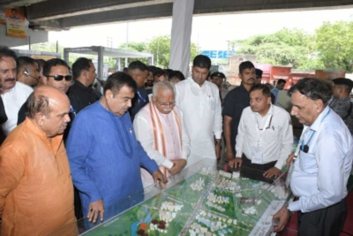 गडकरी ने दिल्ली से पानीपत तक 8 लेन के राजमार्ग पर 11 फ्लाईओवर समर्पित किए